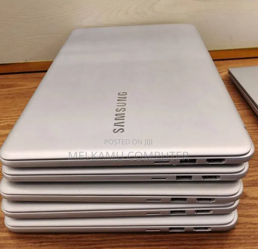 New Laptop Samsung Galaxy Book4 8GB Intel Core i7 SSD 256GB