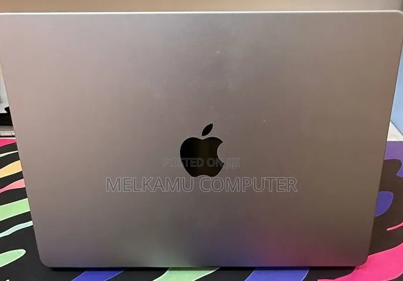 New Laptop Apple MacBook Pro 2023 M3 8GB Apple M3 SSD 512GB
