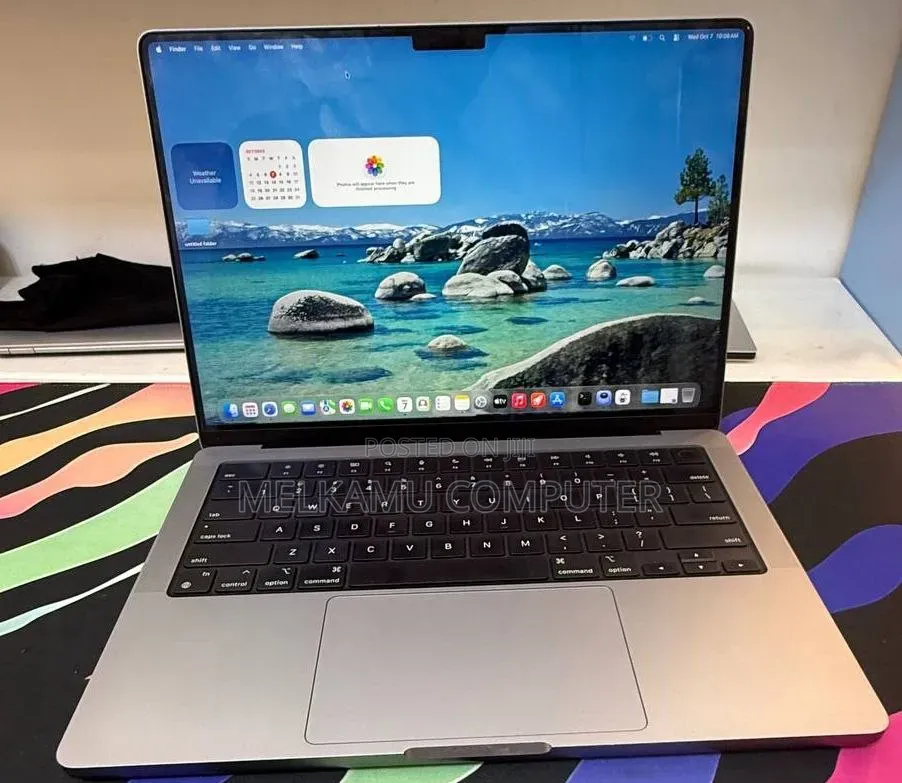 New Laptop Apple MacBook Pro 2023 M3 8GB Apple M3 SSD 512GB