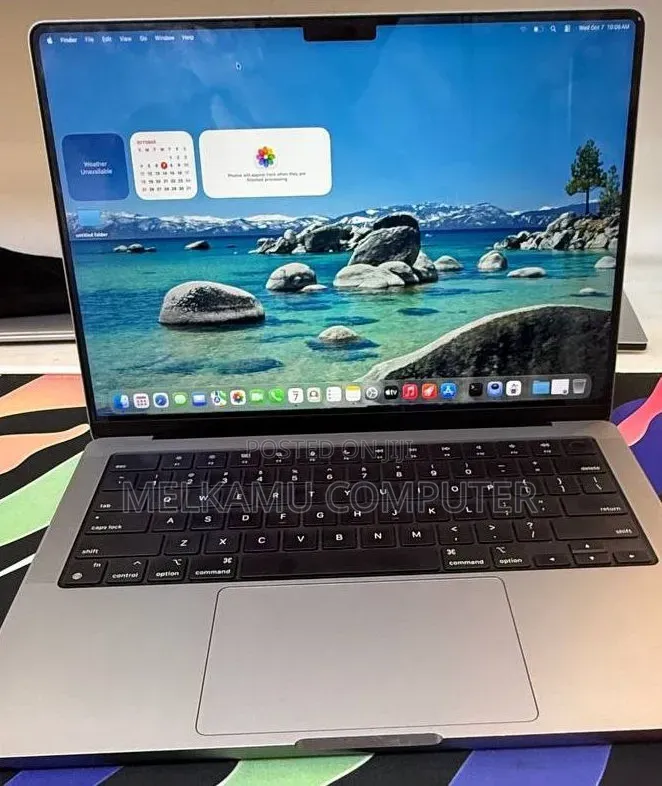 New Laptop Apple MacBook Pro 2023 M3 8GB Apple M3 SSD 512GB