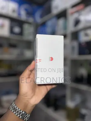 Huawei Mobile WiFi 4G (LTE Cat7 Up to 32 Users)