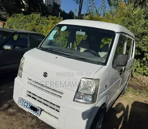 Suzuki Every Wagon 2012 White