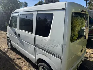 Suzuki Every Wagon 2012 White