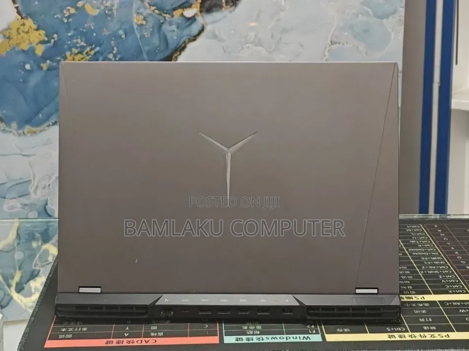 New Laptop Lenovo Legion 5 16GB AMD Ryzen 7 SSD 512GB