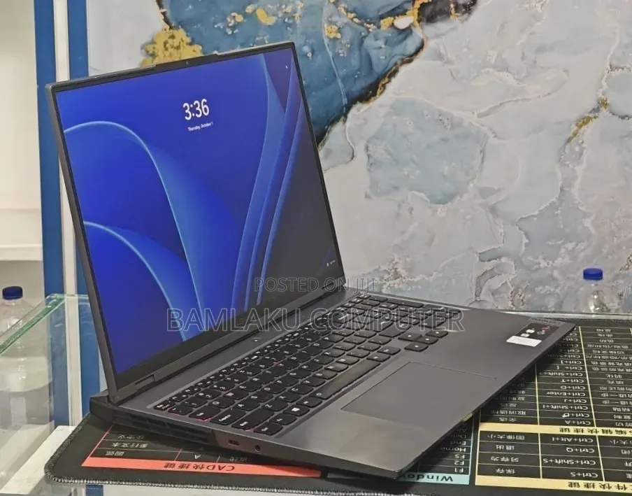 New Laptop Lenovo Legion 5 16GB AMD Ryzen 7 SSD 512GB