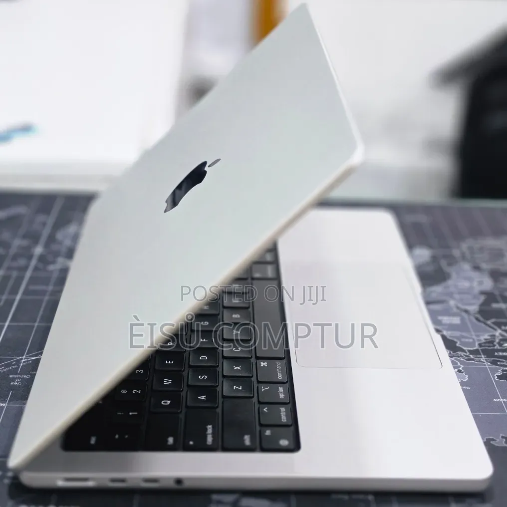 New Laptop Apple MacBook Pro 2024 M4 24GB Apple M4 SSD 512GB