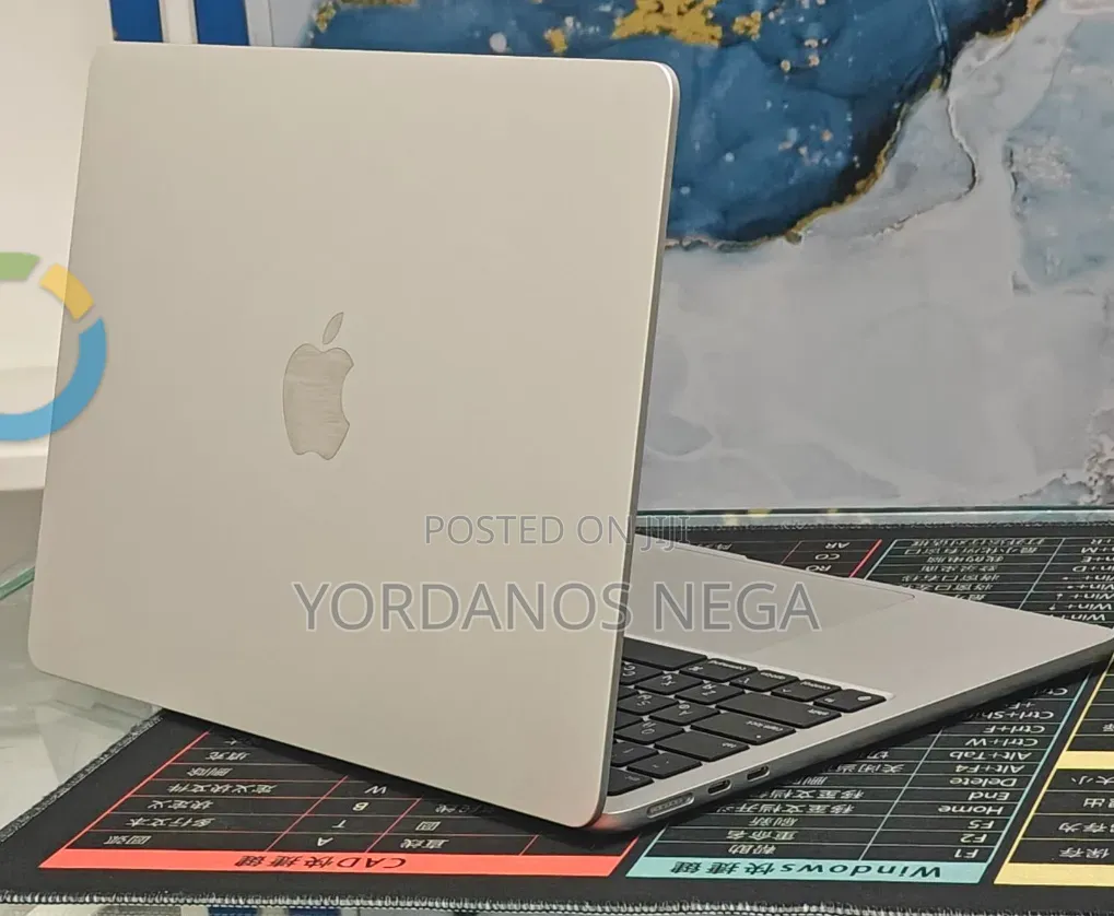 New Laptop Apple MacBook Air 2022 M2 8GB Apple M2 SSD 256GB