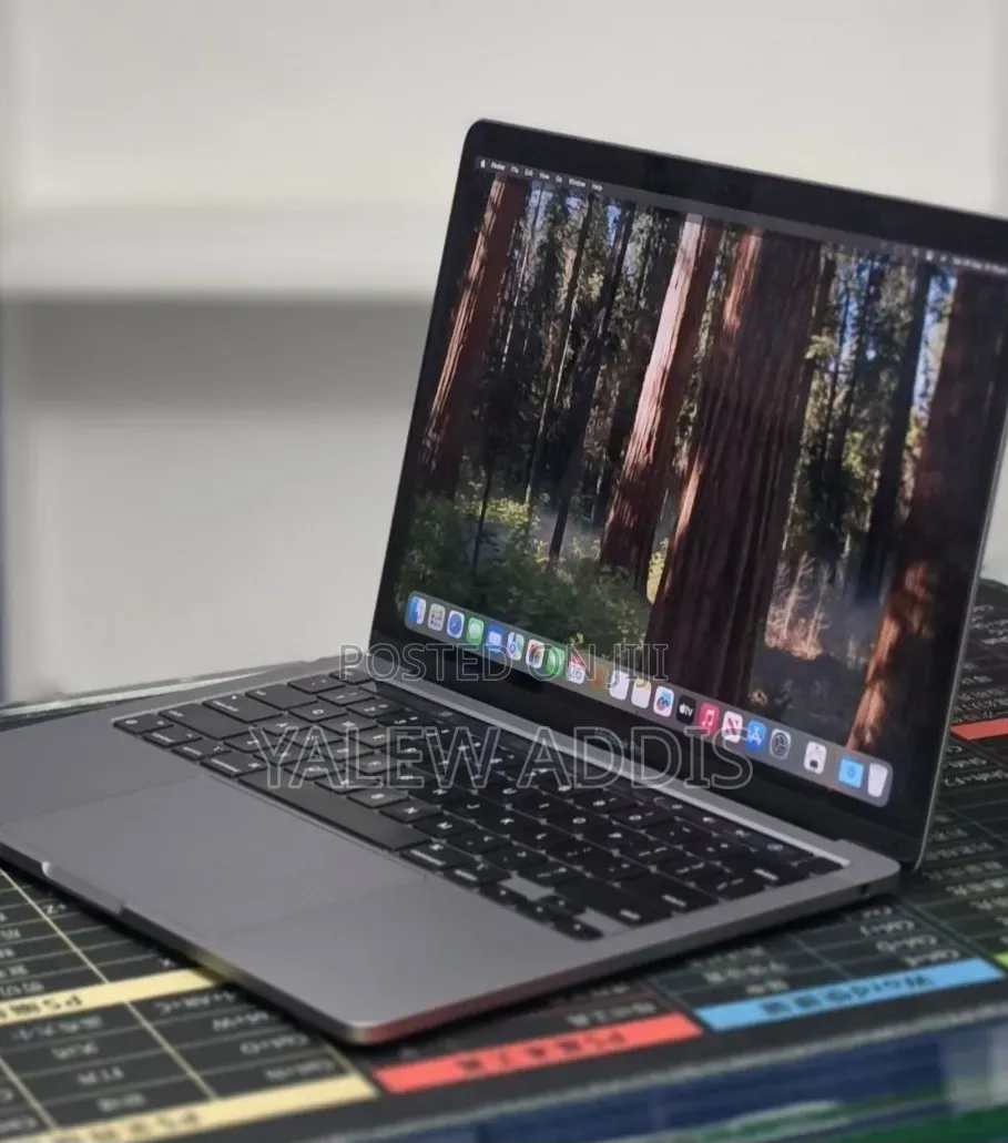 New Laptop Apple MacBook Pro 2020 M1 16GB Apple M1 SSD 512GB
