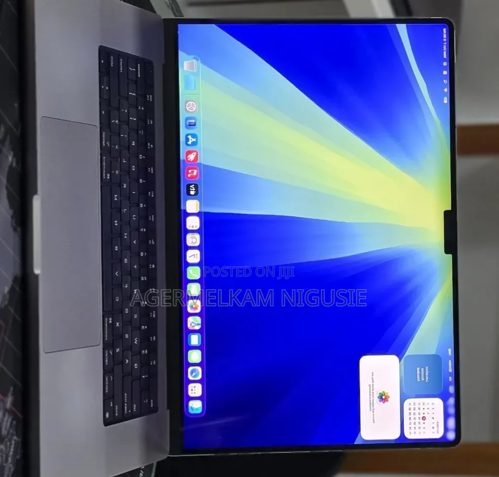 New Laptop Apple MacBook Pro 2021 M1 Max 16GB Intel Core Ultra 7 SSD 1T