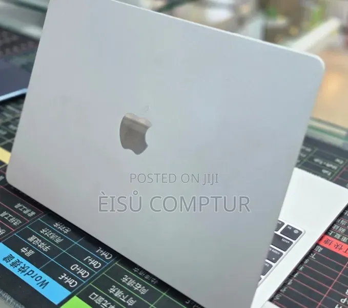 New Laptop Apple MacBook Air 2025 M4 16GB Apple M4 SSD 256GB