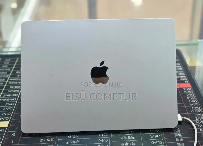 New Laptop Apple MacBook Air 2025 M4 16GB Apple M4 SSD 256GB
