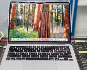 New Laptop Apple MacBook Air 2025 M4 16GB Apple M4 SSD 256GB