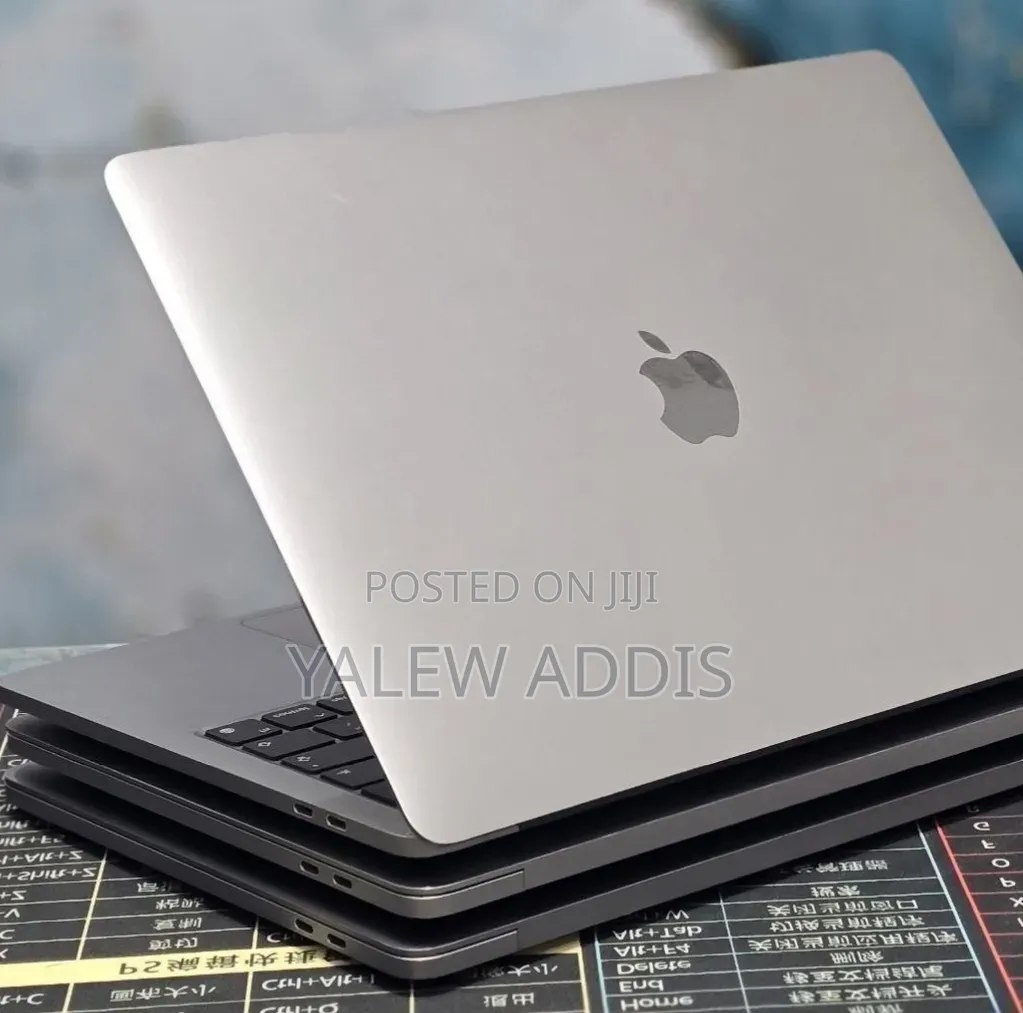 New Laptop Apple MacBook Pro 2020 M1 8GB Apple M1 SSD 512GB