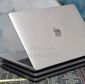 New Laptop Apple MacBook Pro 2020 M1 8GB Apple M1 SSD 512GB