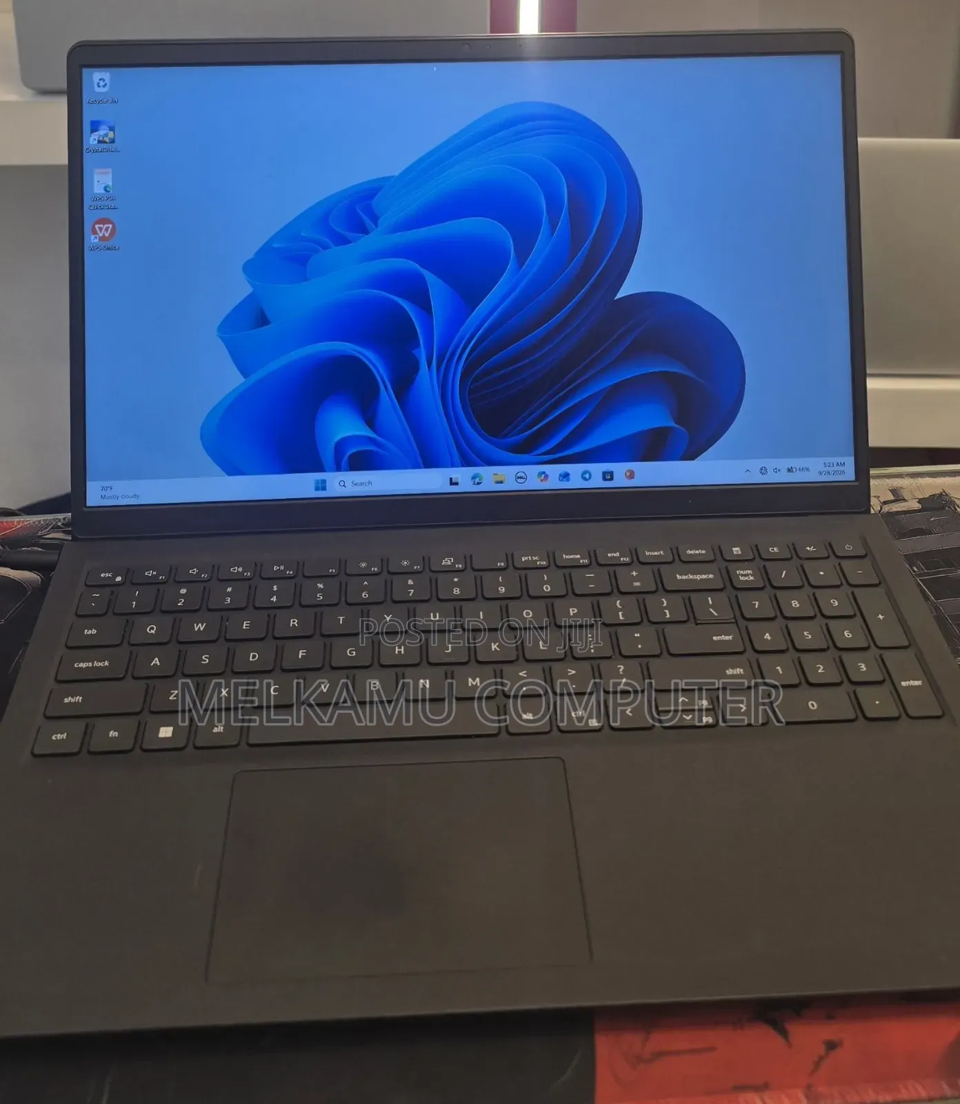 New Laptop Dell Inspiron 15 3520 8GB Intel Core i5 SSD 512GB
