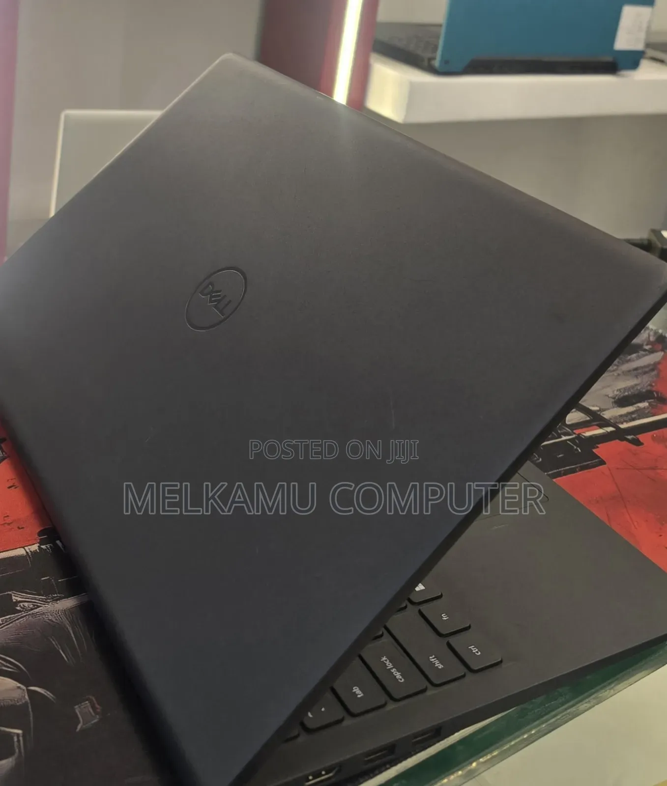 New Laptop Dell Inspiron 15 3520 8GB Intel Core i5 SSD 512GB