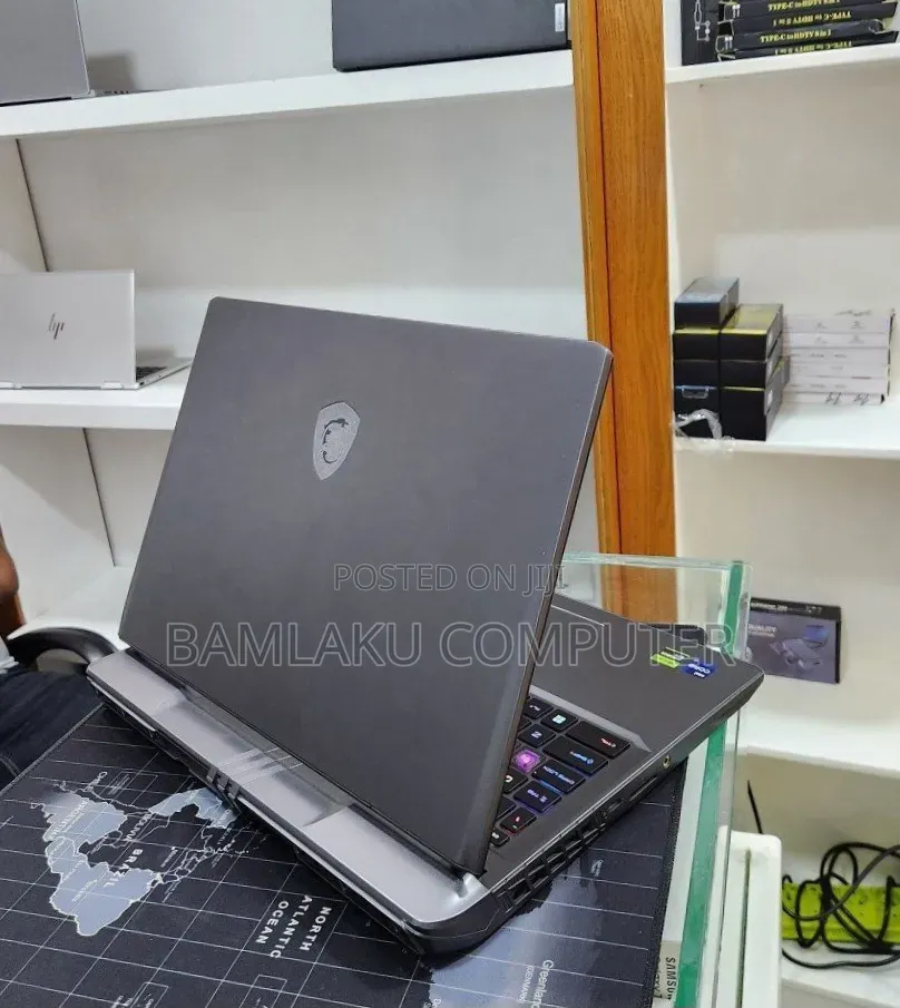 New Laptop MSI Raider GE68HX 13VI-202US 16GB Intel Core i9 SSD 1T