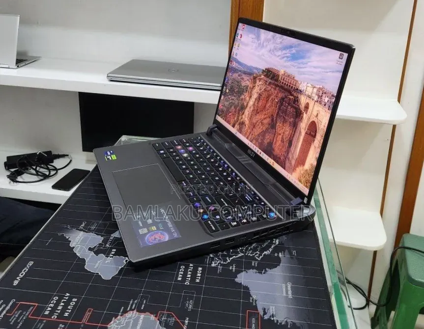 New Laptop MSI Raider GE68HX 13VI-202US 16GB Intel Core i9 SSD 1T