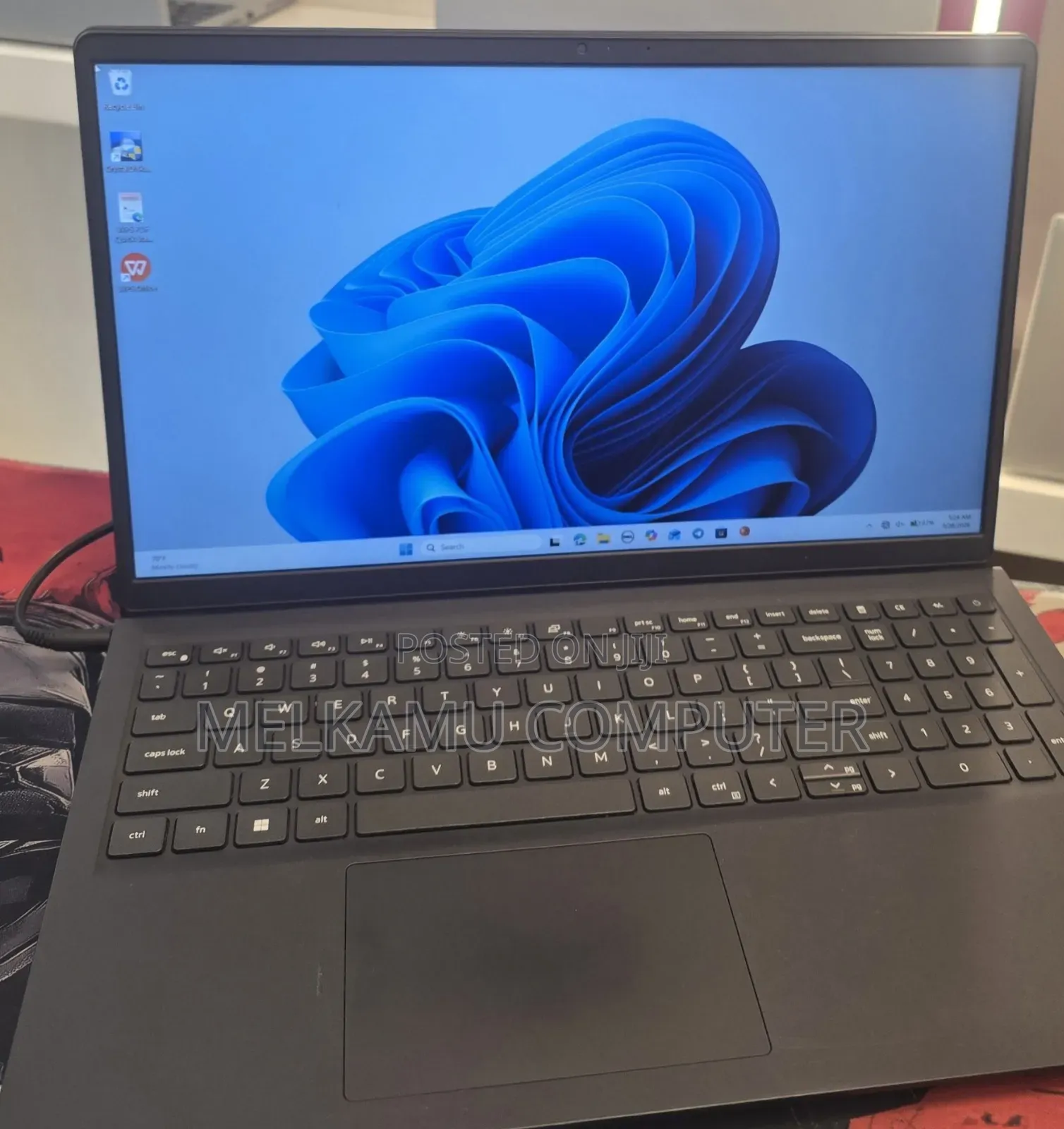New Laptop Dell Inspiron 15 3520 8GB Intel Core i5 SSD 512GB