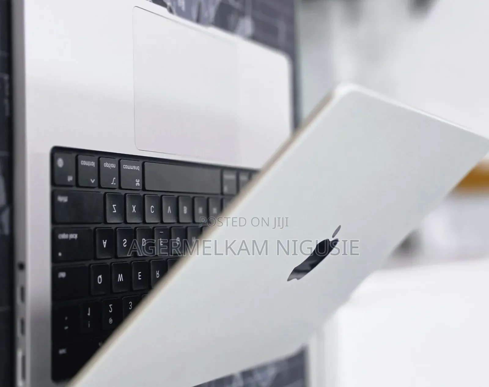 New Laptop Apple MacBook Pro 2024 M4 16GB Intel Core 5 SSD 512GB