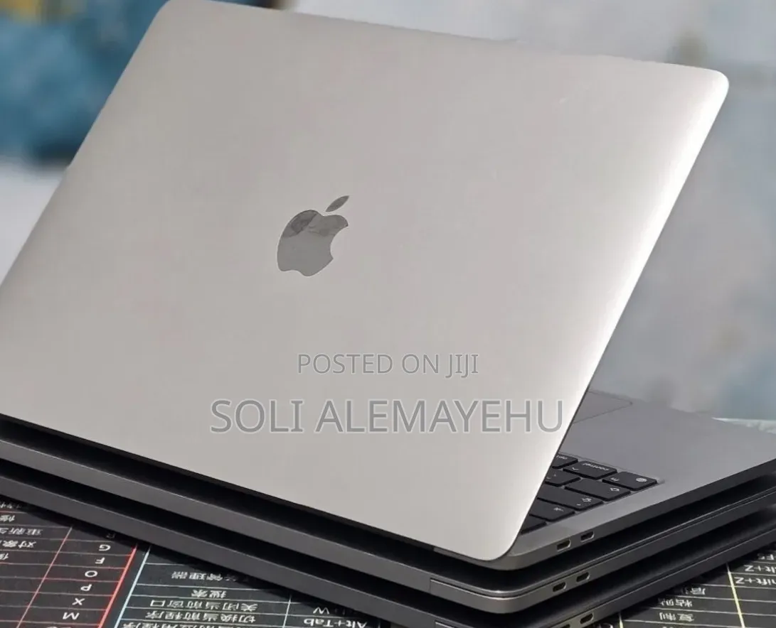 New Laptop Apple MacBook Pro 2020 M1 8GB Apple M1 Pro SSD 512GB