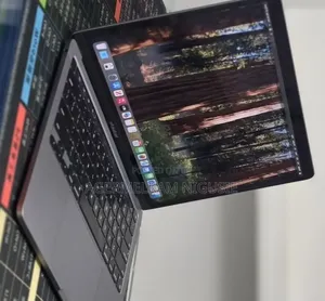 New Laptop Apple MacBook Pro 2020 M1 16GB AMD Ryzen 7 SSD 512GB