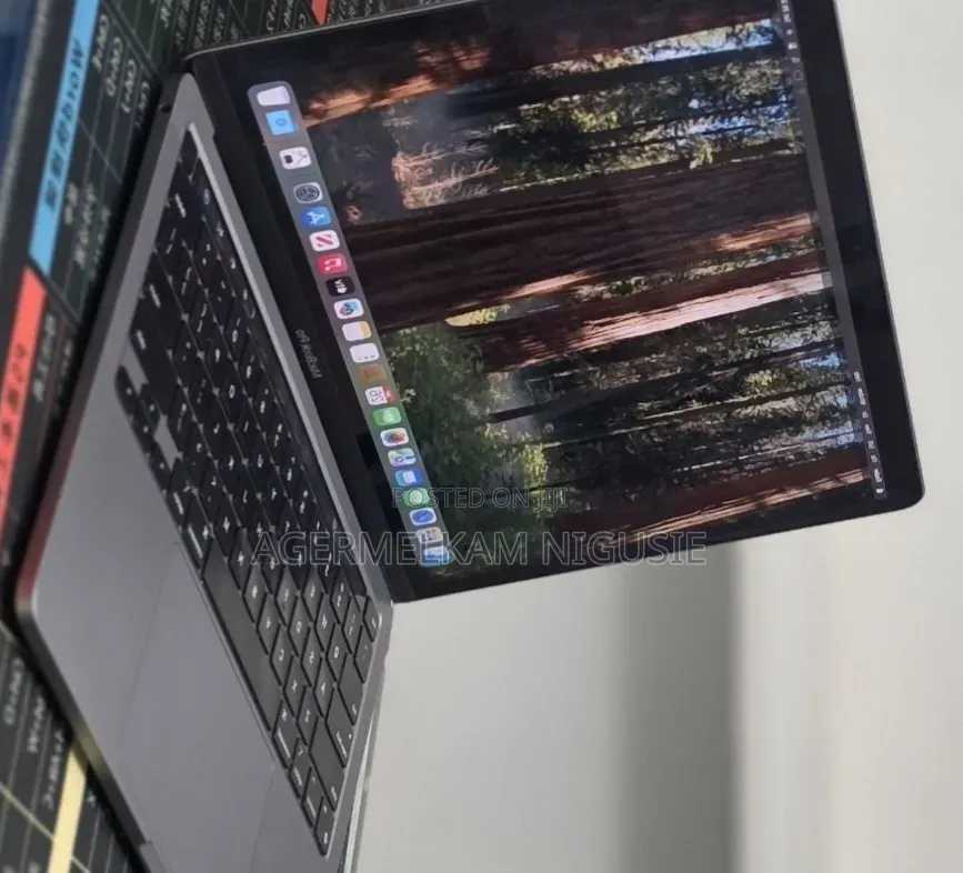 New Laptop Apple MacBook Pro 2020 M1 16GB AMD Ryzen 7 SSD 512GB