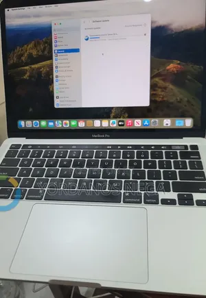 New Laptop Apple MacBook Pro 2020 M1 16GB Apple M1 Pro SSD 256GB