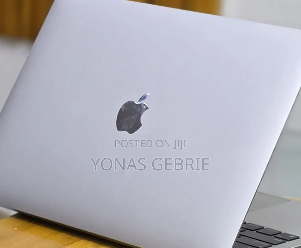 New Laptop Apple MacBook 8GB Apple M1 SSD 256GB