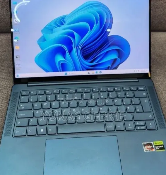 New Laptop Lenovo 16GB AMD Ryzen 7 SSD 512GB