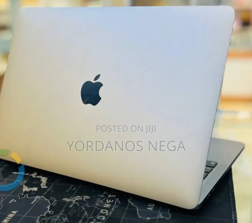 New Laptop Apple MacBook Pro 2022 M2 8GB Apple M2 SSD 512GB