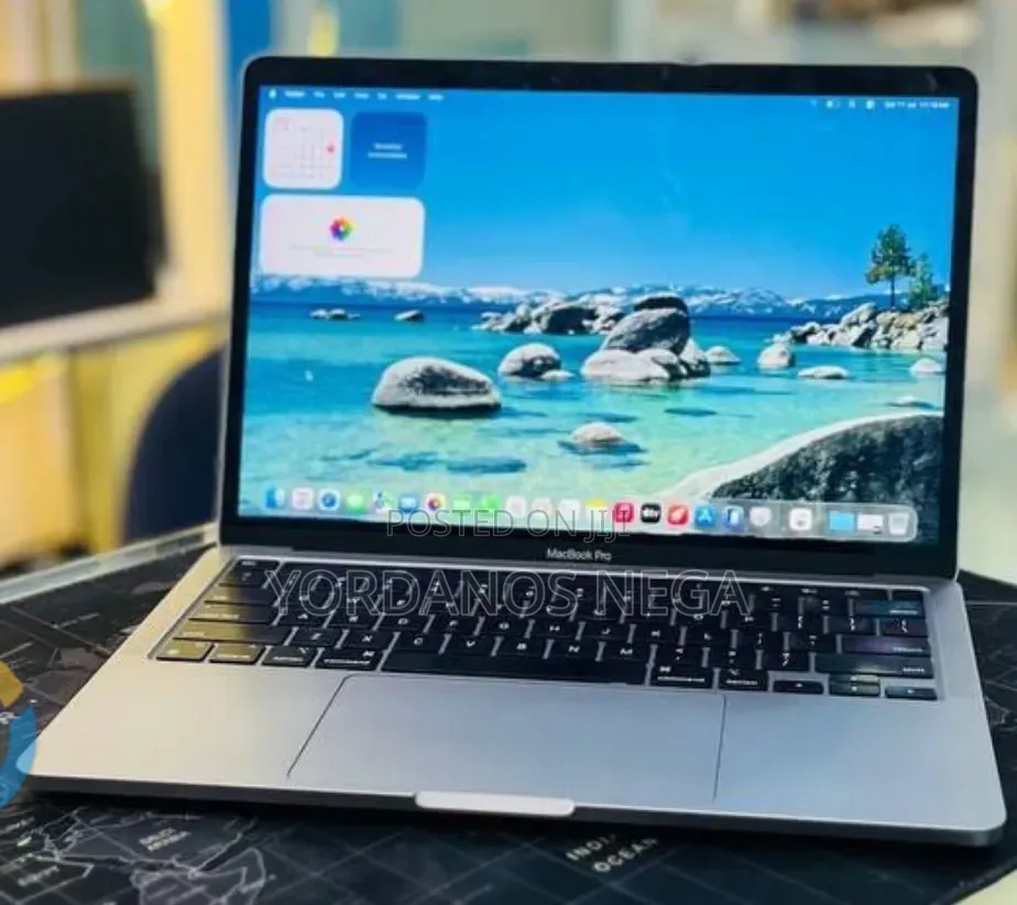 New Laptop Apple MacBook Pro 2022 M2 8GB Apple M2 SSD 512GB