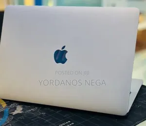 New Laptop Apple MacBook Pro 2022 M2 8GB Apple M2 SSD 512GB