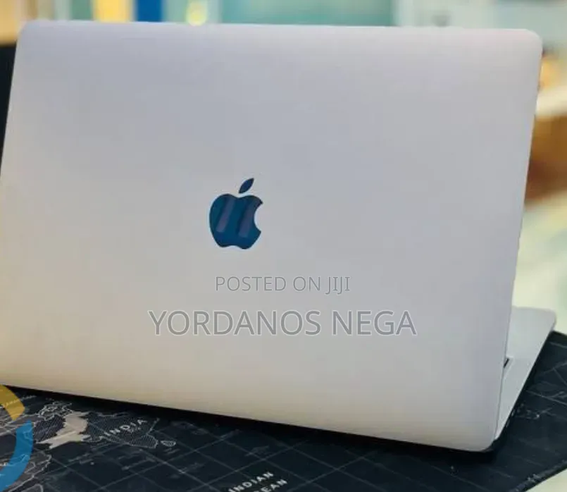 New Laptop Apple MacBook Pro 2022 M2 8GB Apple M2 SSD 512GB