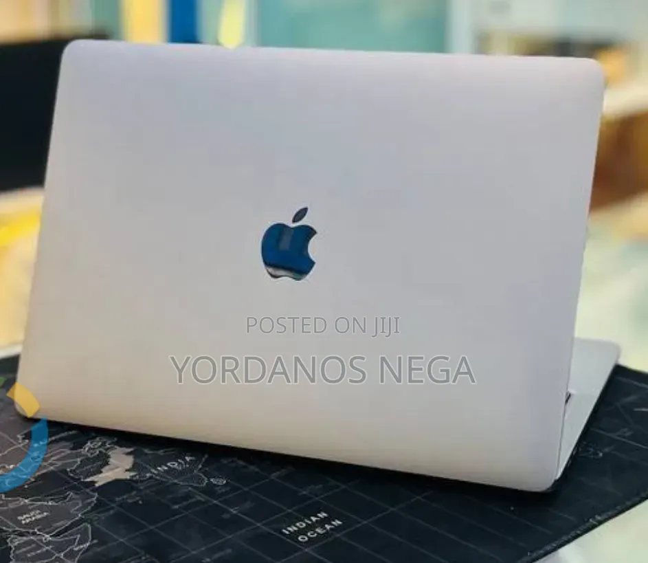 New Laptop Apple MacBook Pro 2022 M2 8GB Apple M2 SSD 512GB