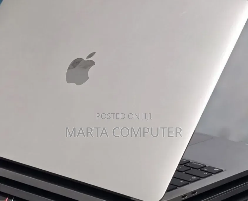 New Laptop Apple MacBook Pro 2020 M1 8GB Apple M1 SSD 512GB