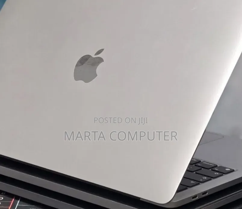 New Laptop Apple MacBook Pro 2020 M1 8GB Apple M1 SSD 512GB