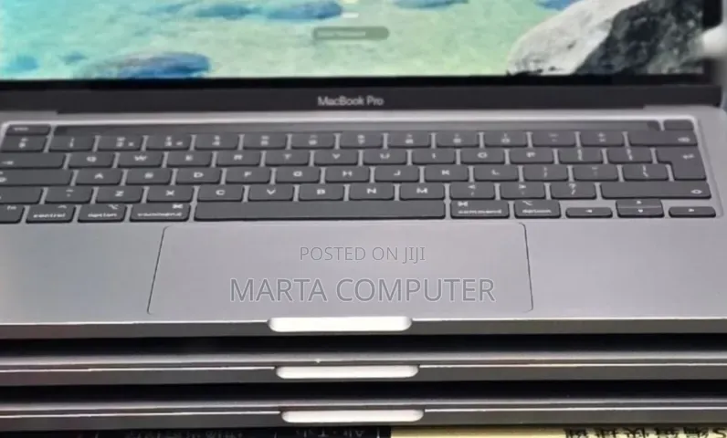 New Laptop Apple MacBook Pro 2020 M1 8GB Apple M1 SSD 512GB