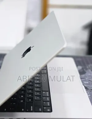 New Laptop Apple MacBook Pro 2024 M4 Pro 24GB Apple M4 Pro SSD 512GB