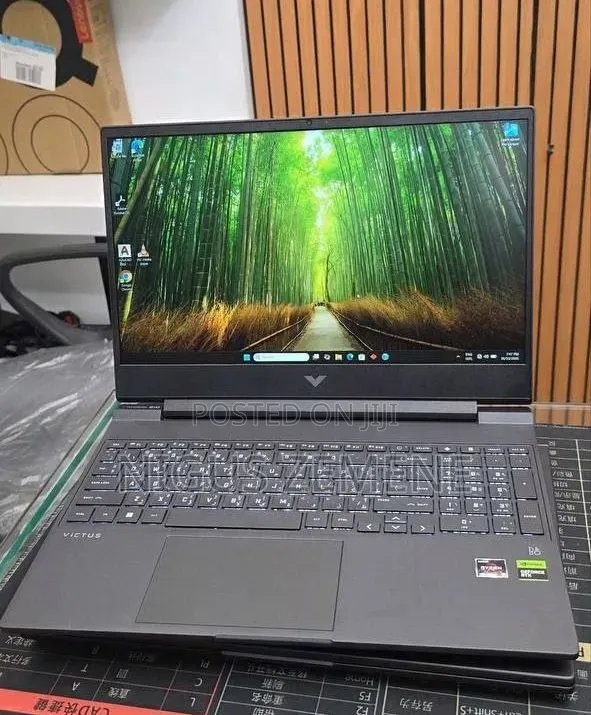 New Laptop HP Victus 15 8GB AMD Ryzen 5 SSD 512GB