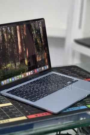 New Laptop Apple MacBook Air 2025 M4 16GB Apple M4 SSD 256GB
