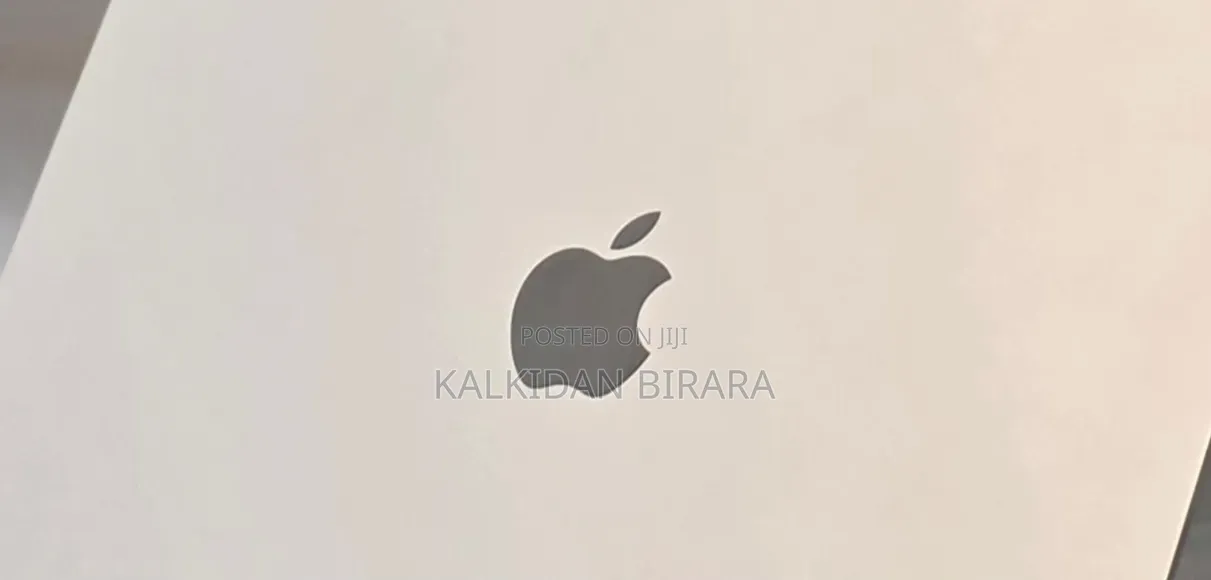 New Laptop Apple MacBook Air 2025 M4 16GB Apple M4 SSD 256GB