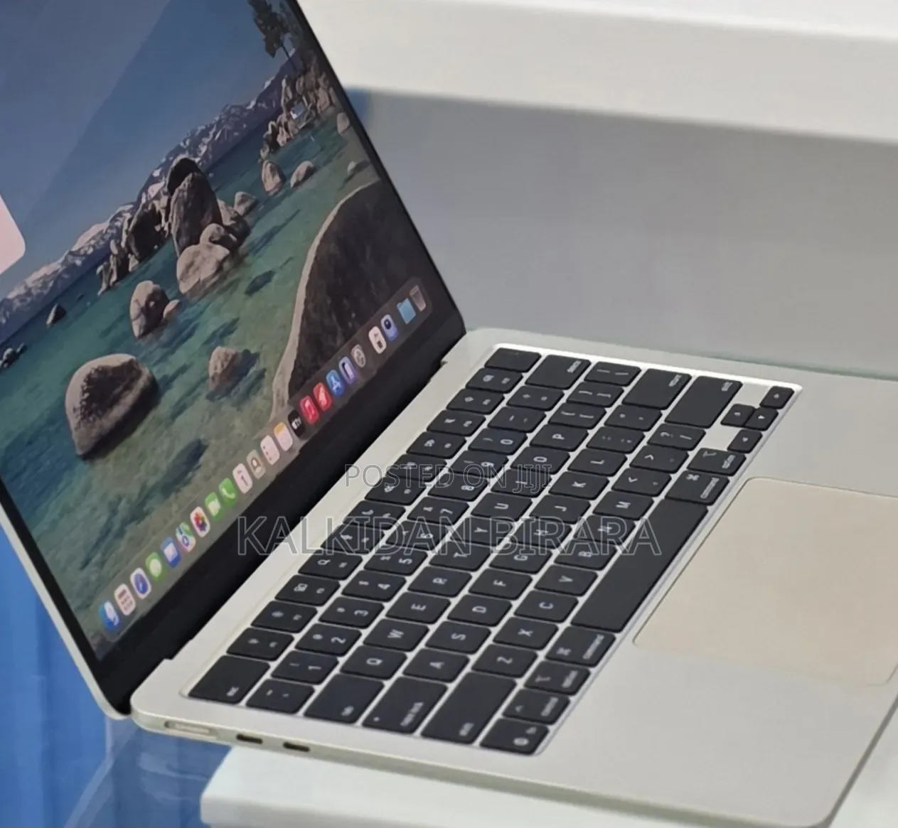 New Laptop Apple MacBook Air 2025 M4 16GB Apple M4 SSD 256GB