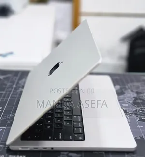 New Laptop Apple MacBook Pro 2024 M4 24GB Apple M4 SSD 512GB