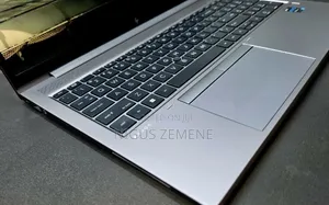 New Laptop HP ZBook Firefly G8 16GB Intel Core i5 SSD 512GB