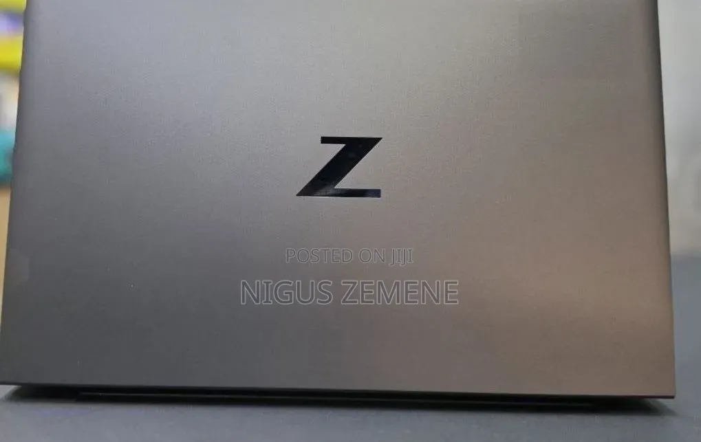 New Laptop HP ZBook Firefly G8 16GB Intel Core i5 SSD 512GB