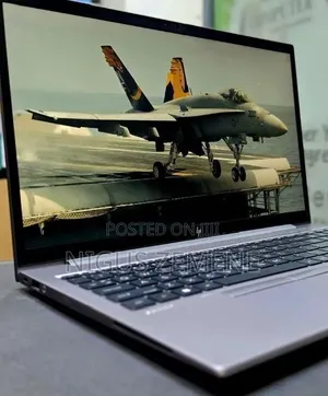 New Laptop HP ZBook Firefly G8 16GB Intel Core i5 SSD 512GB