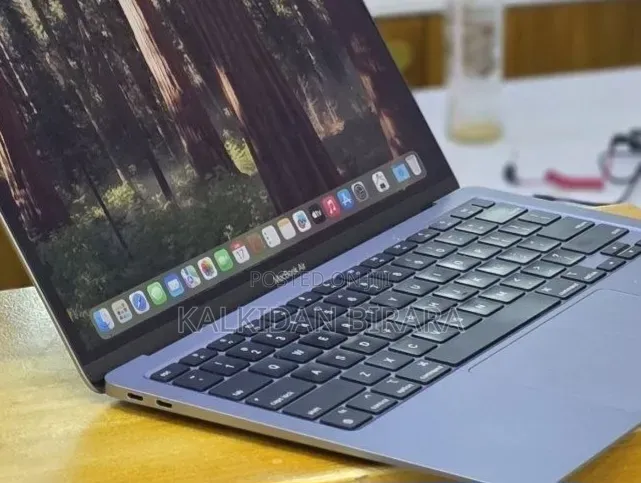 New Laptop Apple MacBook Air 2020 M1 16GB Apple M1 SSD 256GB