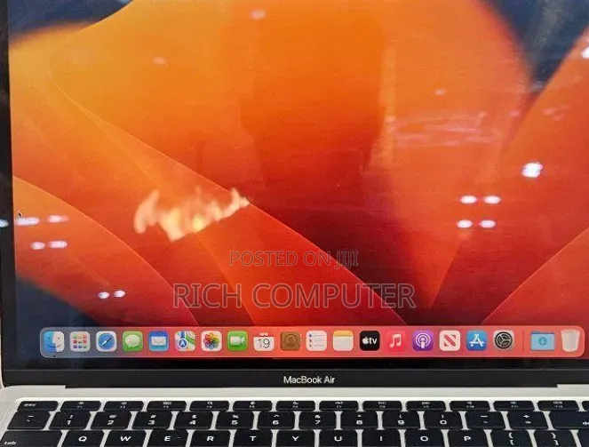 New Laptop Apple MacBook Air 8GB Apple M1 SSD 256GB