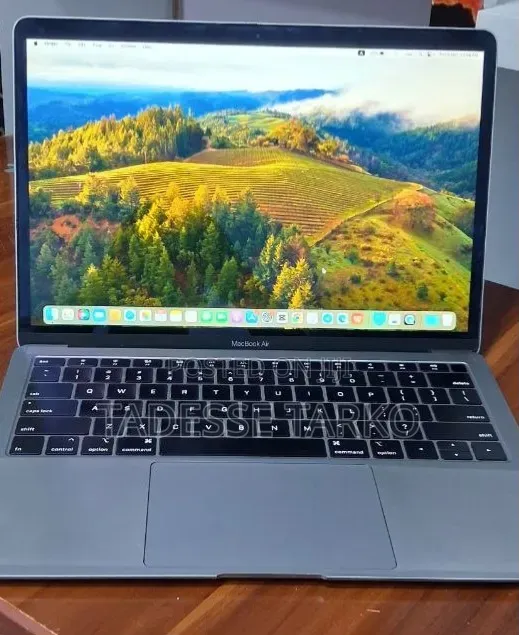 New Laptop Apple MacBook Air 2019 8GB Intel Core i5 SSD 128GB